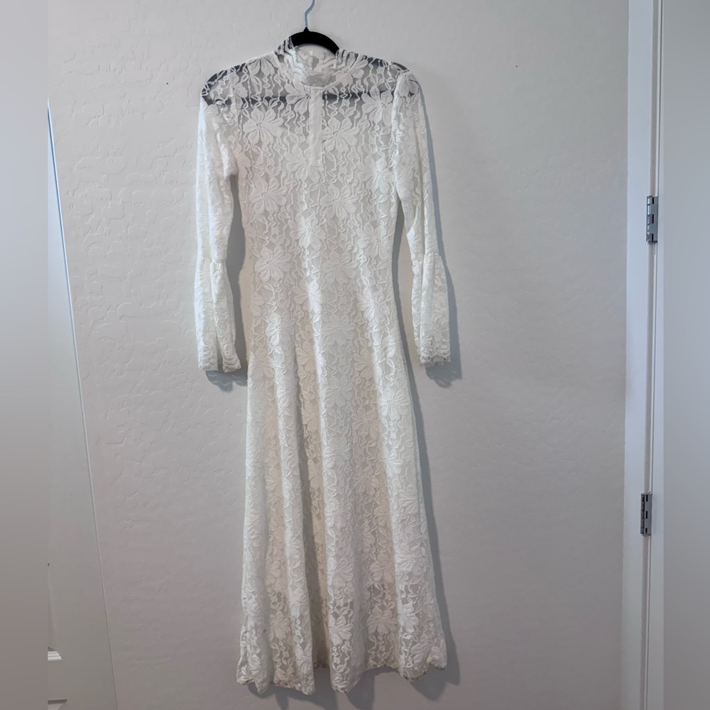 Elegant Long Sleeve White Lace Midi Dress